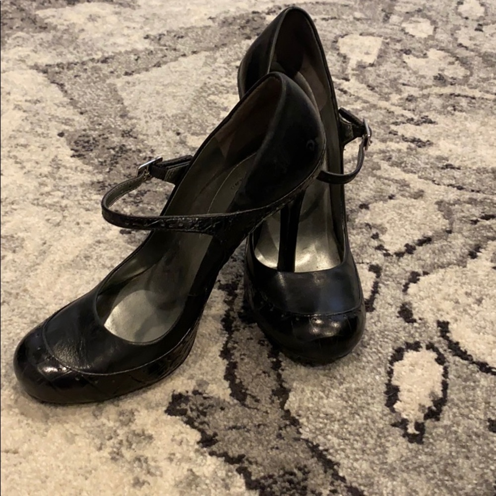 Guess Mary Jane style heels in black